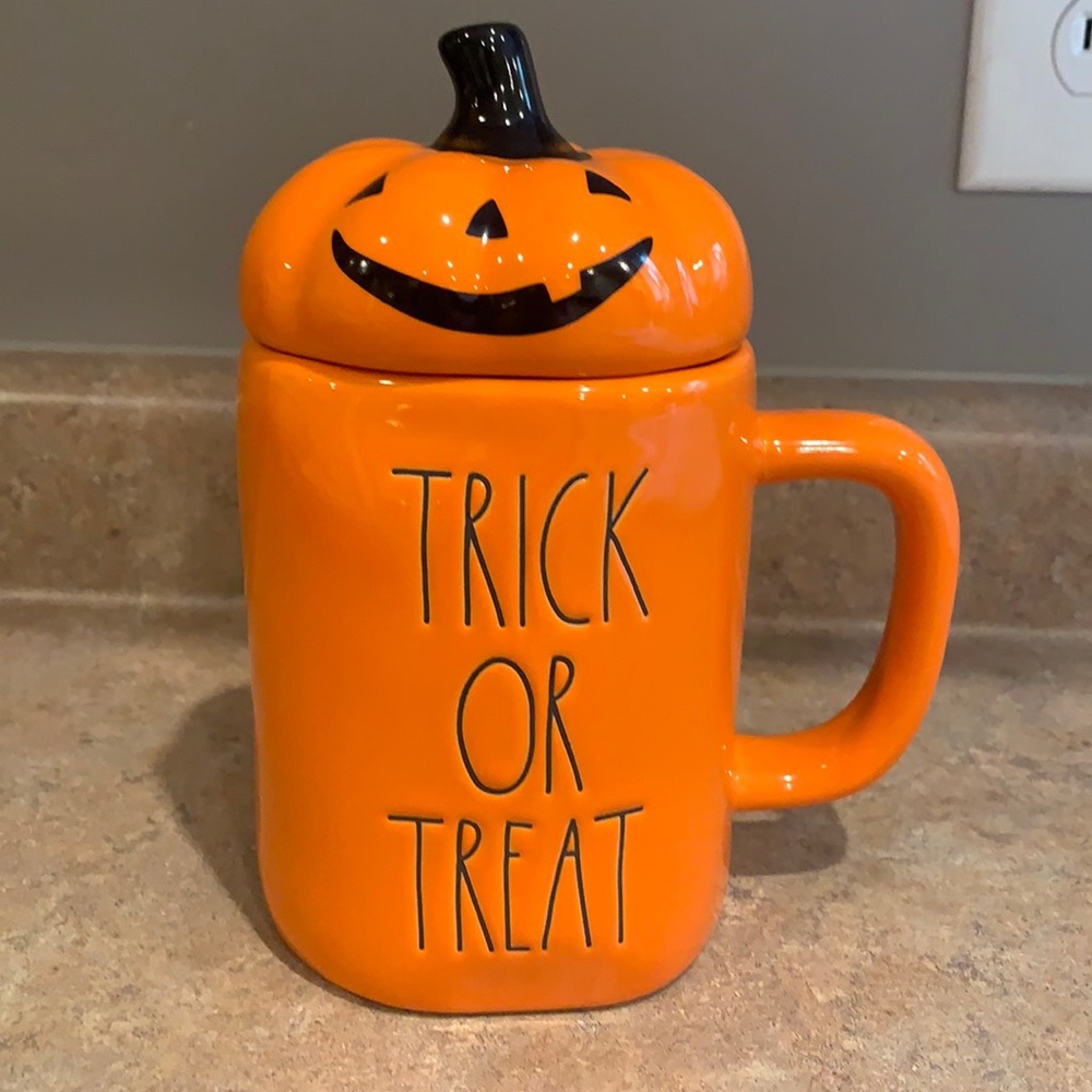 Rae Dunn trick or treat mug with topper